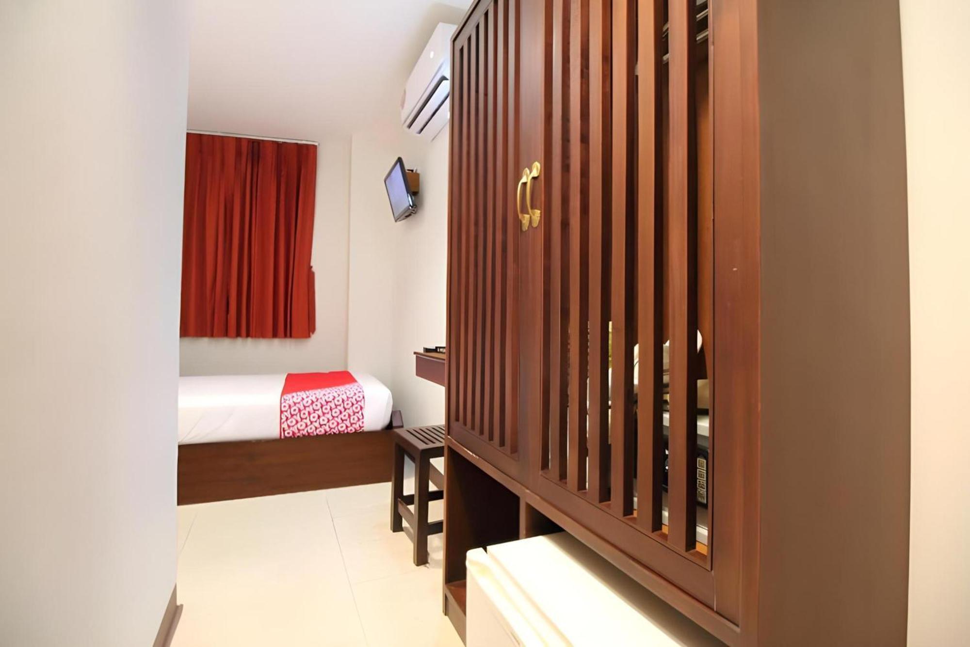 Super Oyo 484 Pannee Residence Khaosan Sha Plus Bangkok Buitenkant foto