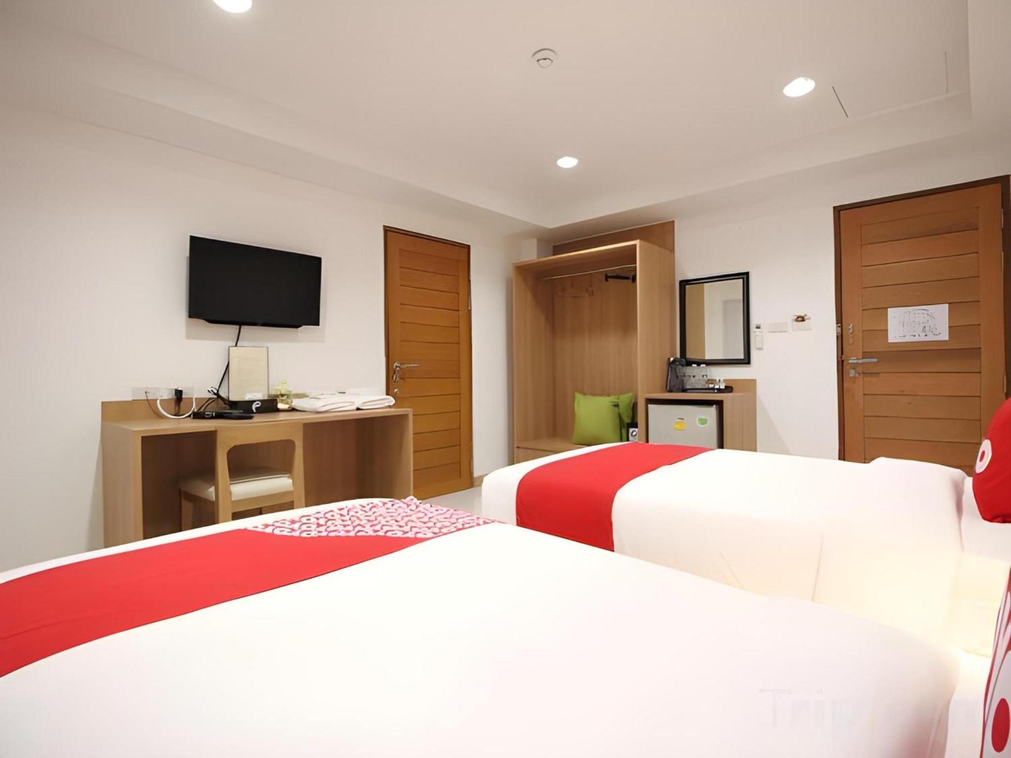 Super Oyo 484 Pannee Residence Khaosan Sha Plus Bangkok Buitenkant foto