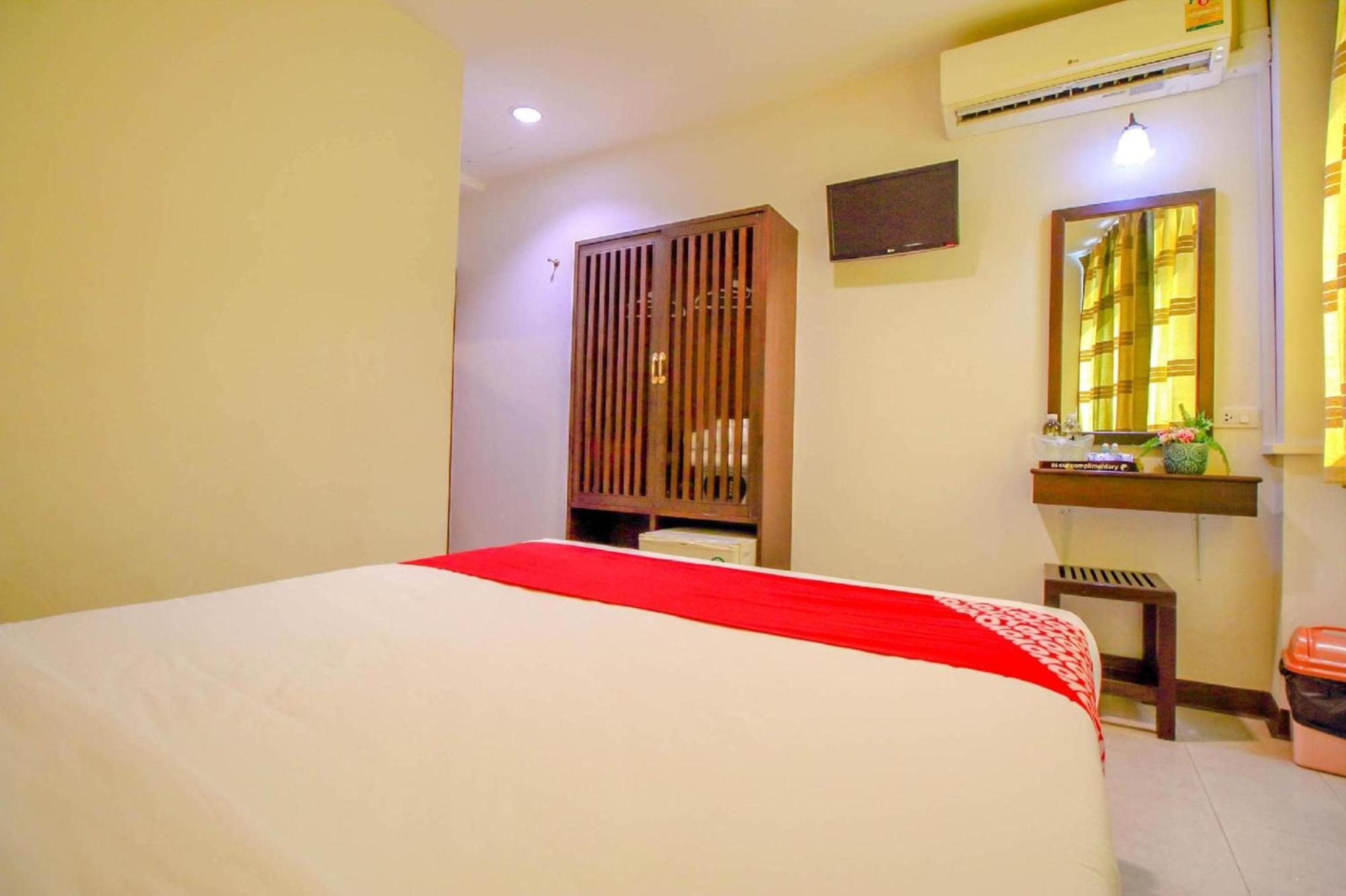 Super Oyo 484 Pannee Residence Khaosan Sha Plus Bangkok Buitenkant foto
