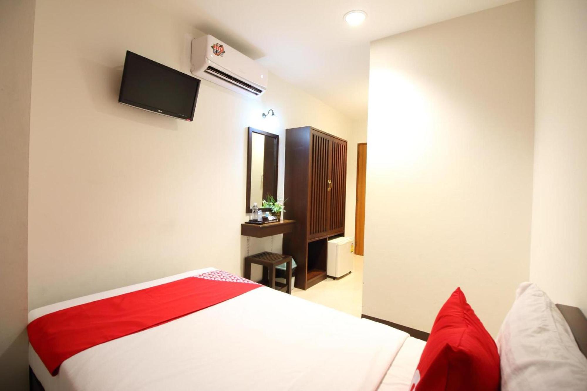 Super Oyo 484 Pannee Residence Khaosan Sha Plus Bangkok Buitenkant foto