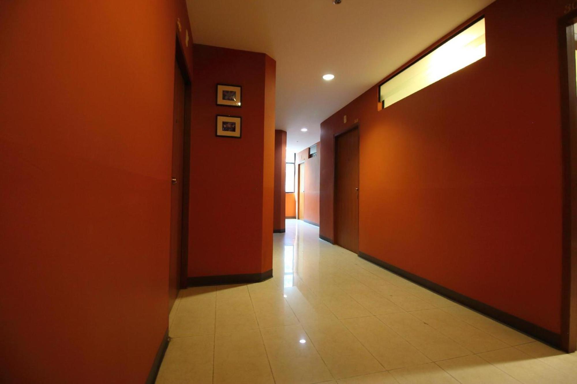Super Oyo 484 Pannee Residence Khaosan Sha Plus Bangkok Buitenkant foto